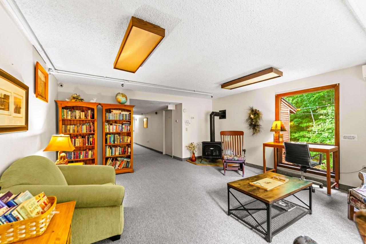 | Evergreen Valley Inn