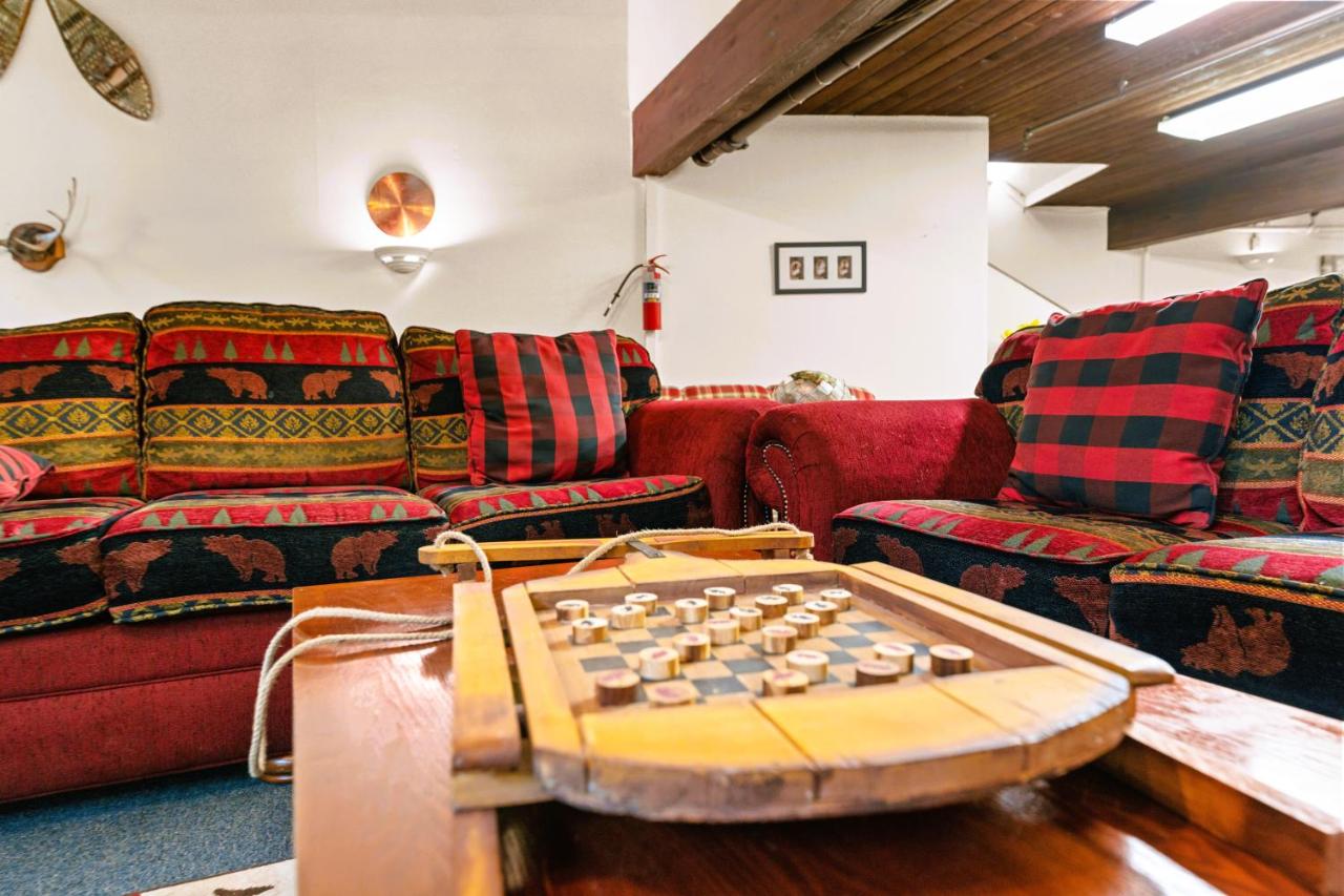 | Evergreen Valley Inn