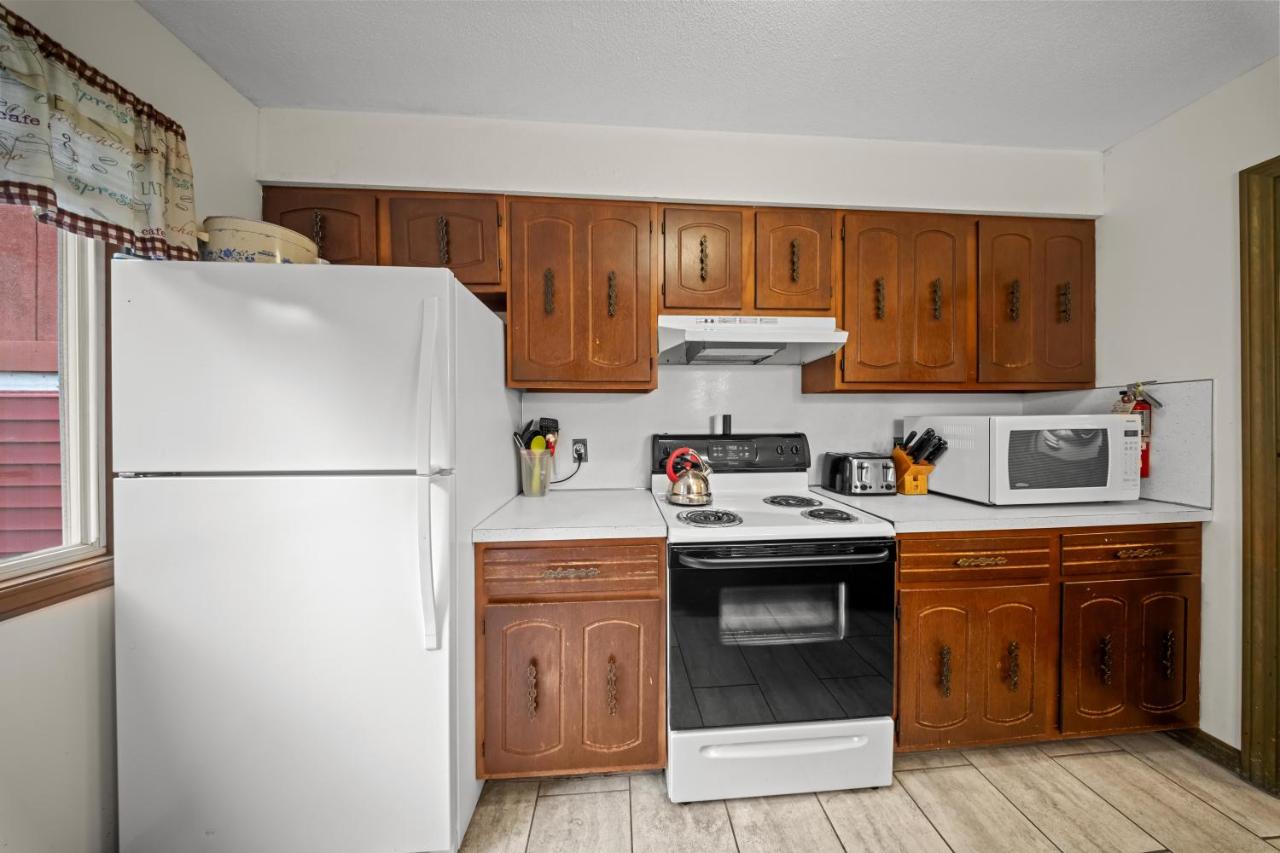Deluxe Apartment at Evergreen Valley Inn by Coolvacay