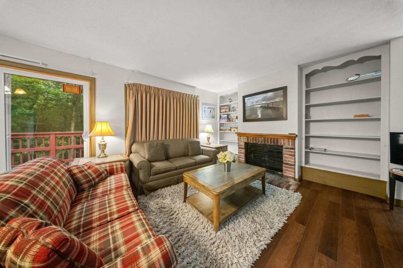 Deluxe Apartment at Evergreen Valley Inn by Coolvacay