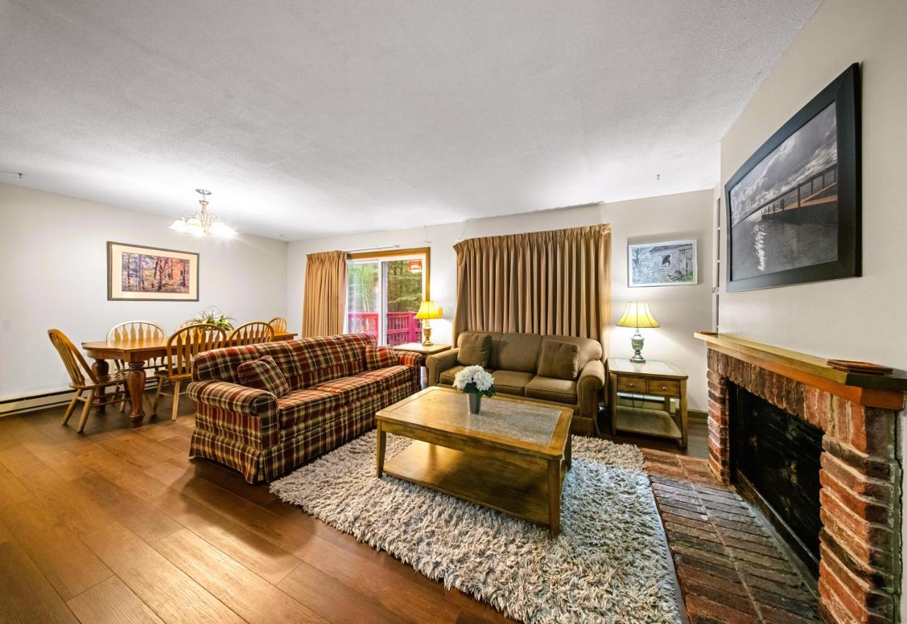 Deluxe Apartment at Evergreen Valley Inn by Coolvacay