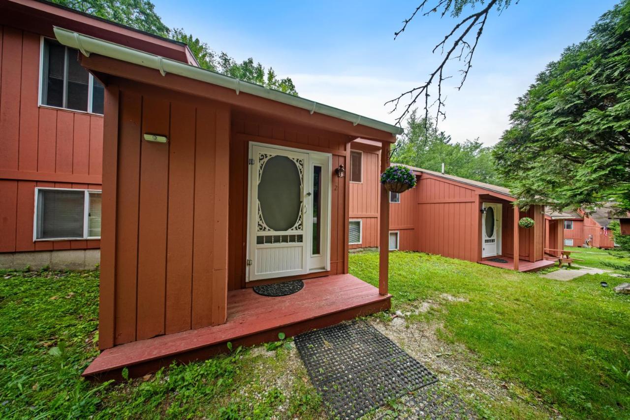 Deluxe Apartment at Evergreen Valley Inn by Coolvacay