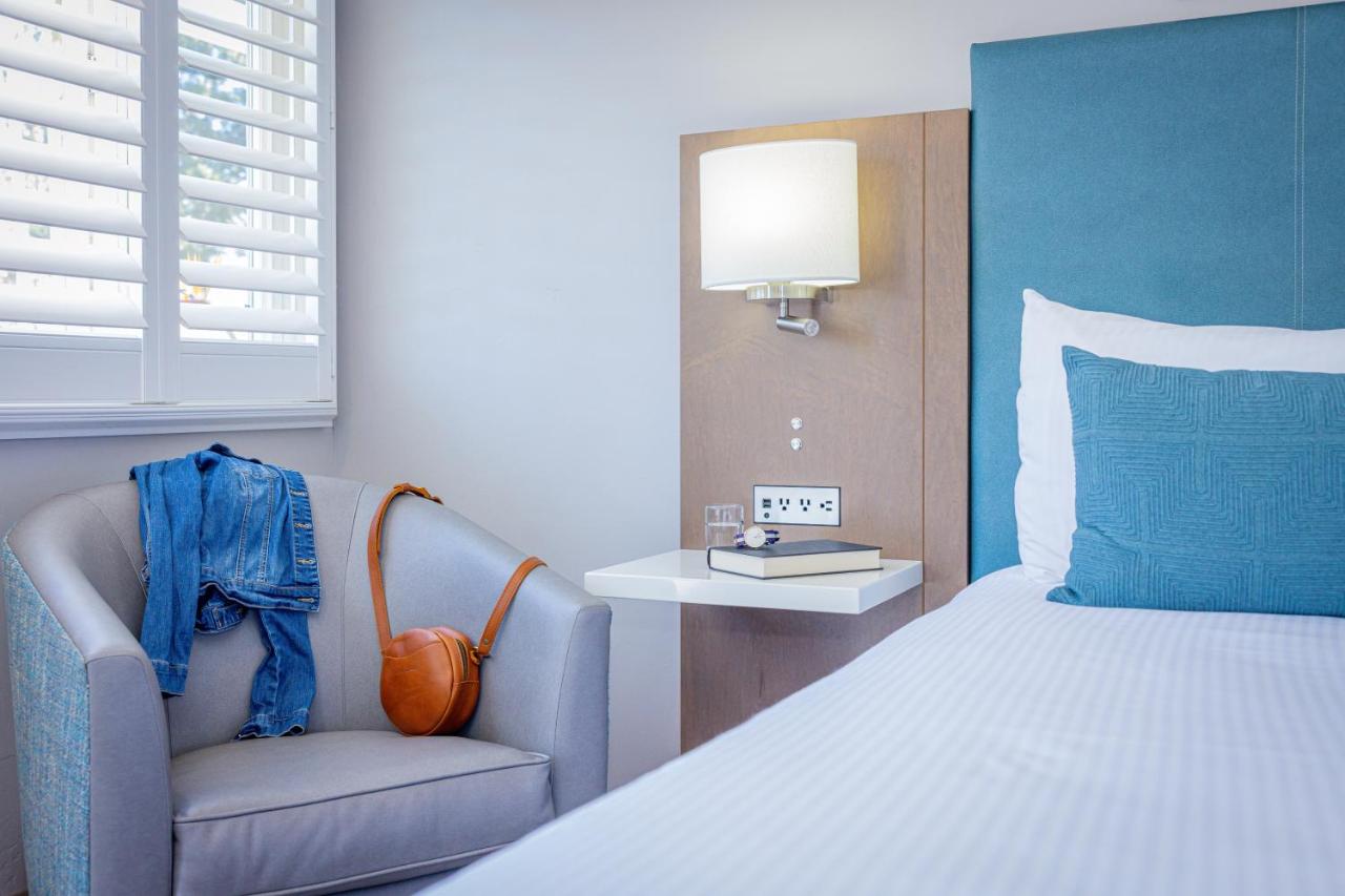 | Marina Beach Motel