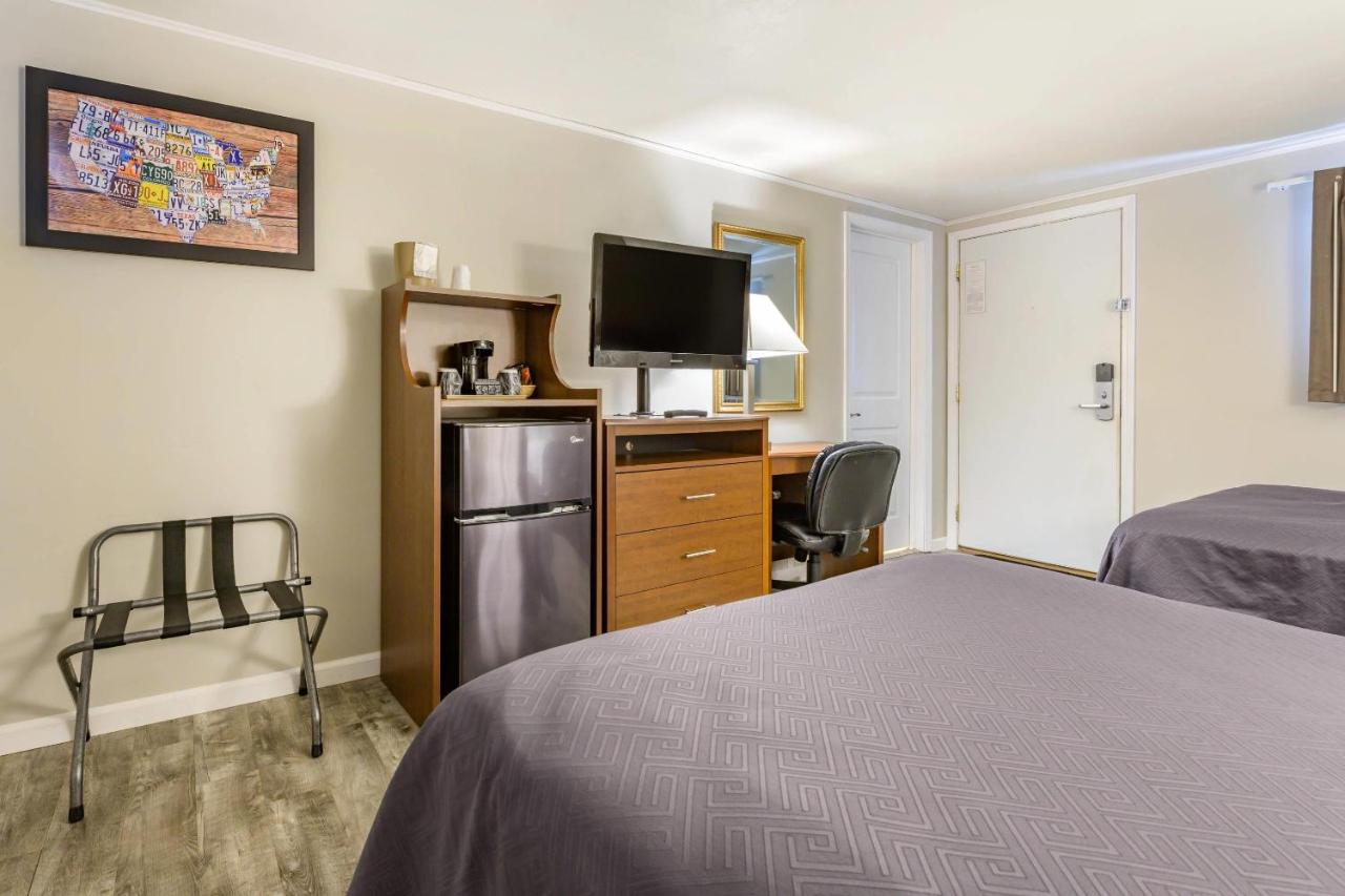 | Econo Lodge Bellefonte I-99