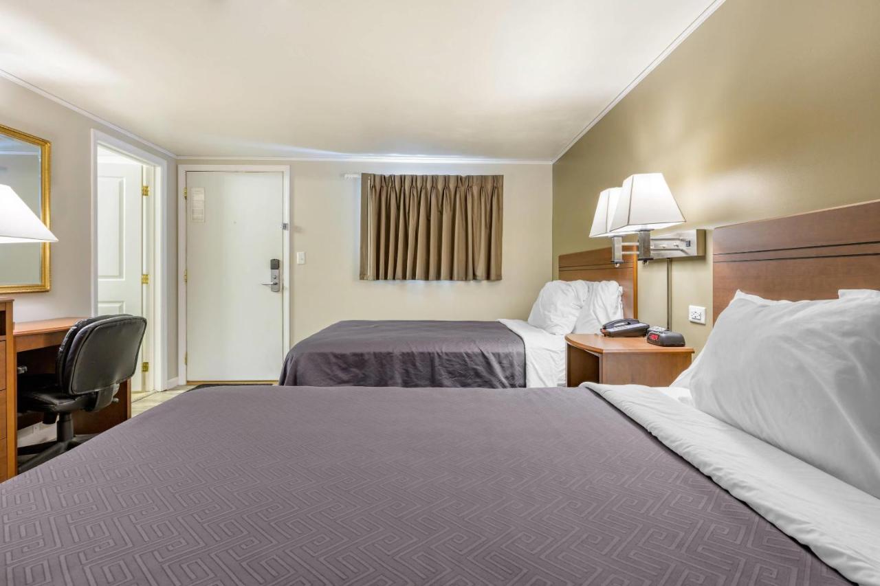 | Econo Lodge Bellefonte I-99
