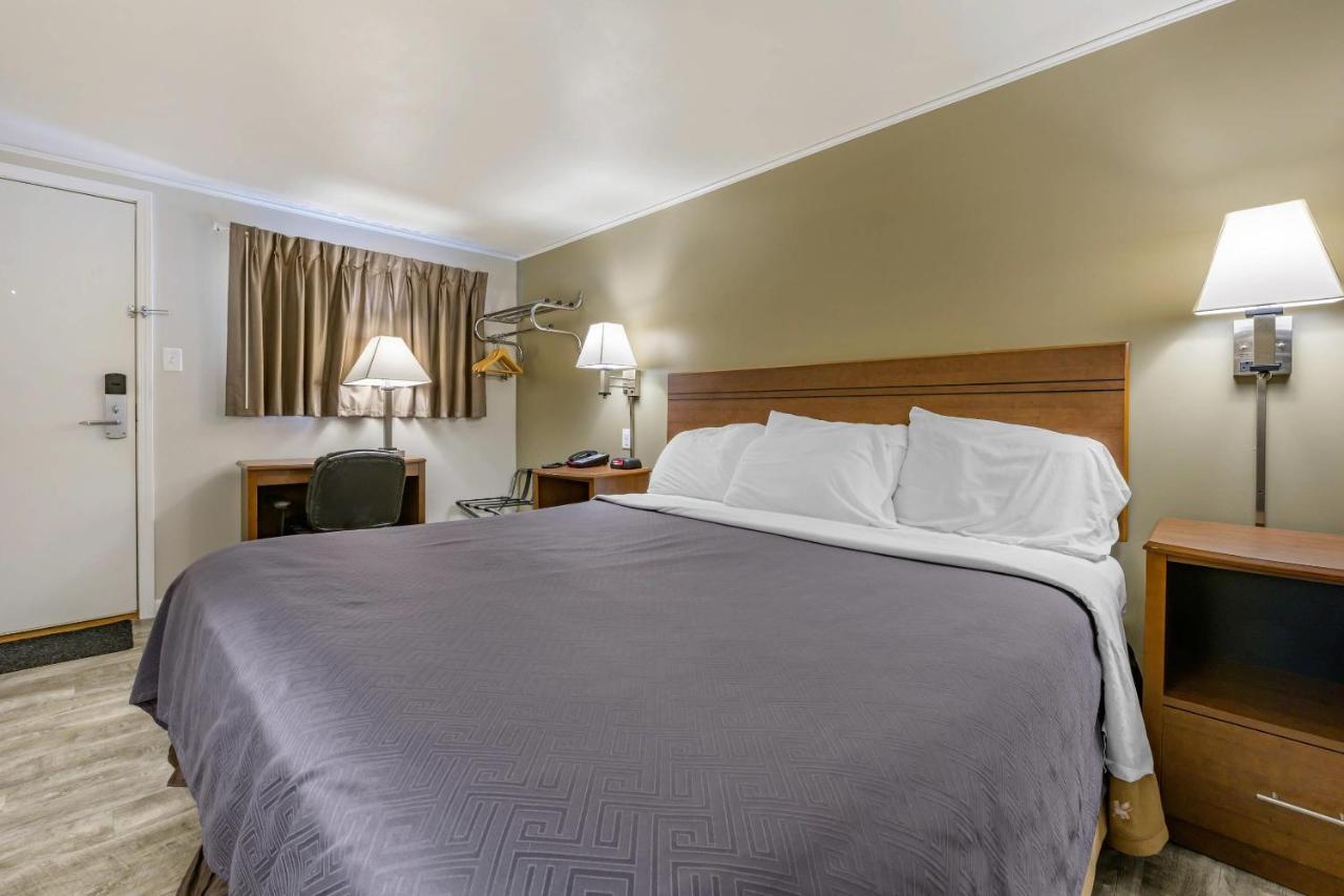 | Econo Lodge Bellefonte I-99