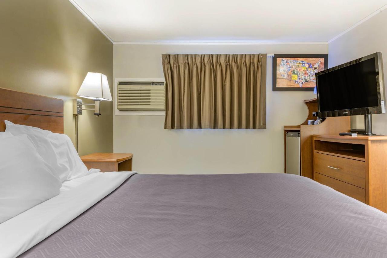 | Econo Lodge Bellefonte I-99