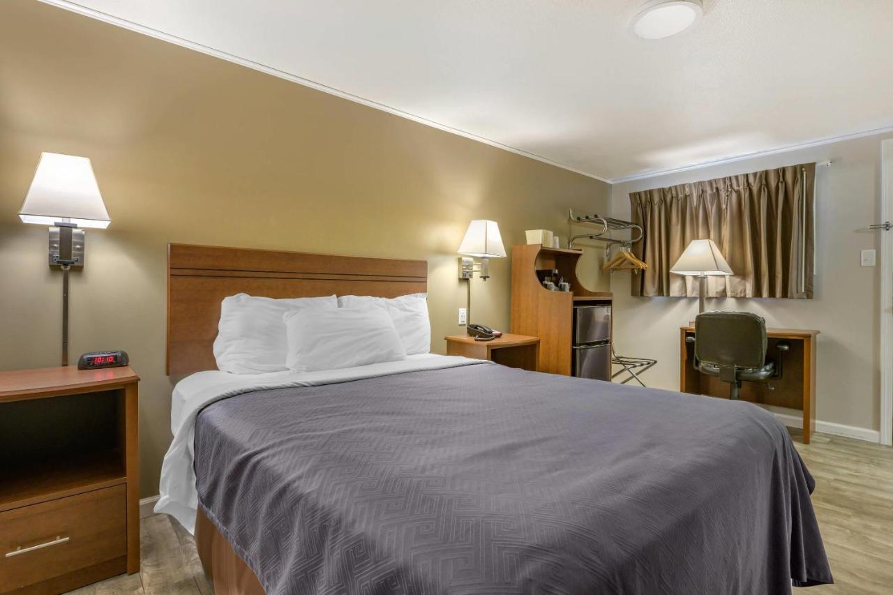 | Econo Lodge Bellefonte I-99
