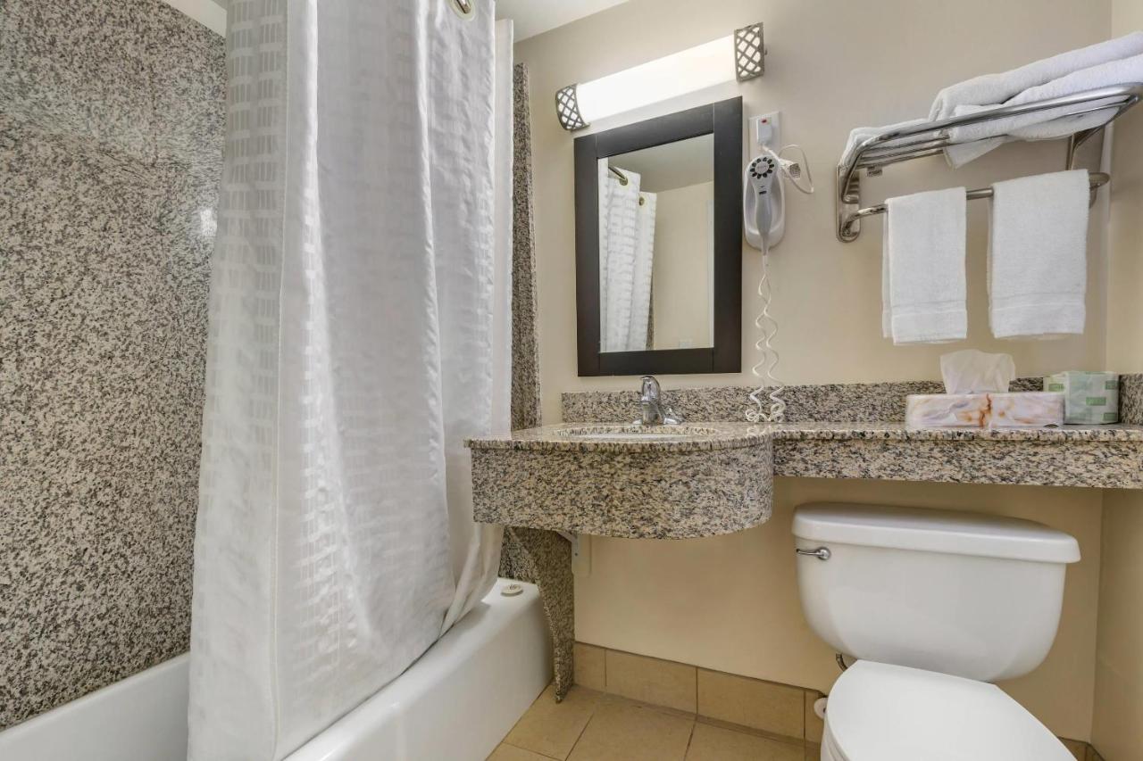 | Econo Lodge Bellefonte I-99