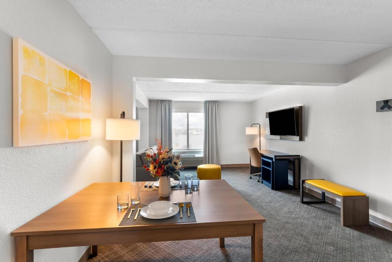 King Suite at Comfort Suites Austin Airport