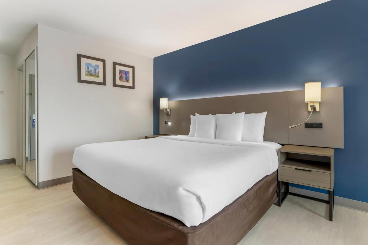 King Room - Non-Smoking at Comfort Inn & Suites Houston FM1960 - Champions