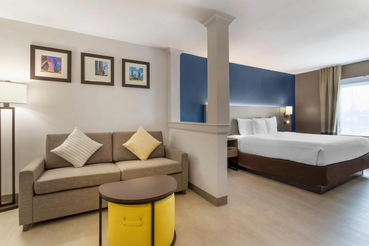 King Suite - Non-Smoking at Comfort Inn & Suites Houston FM1960 - Champions
