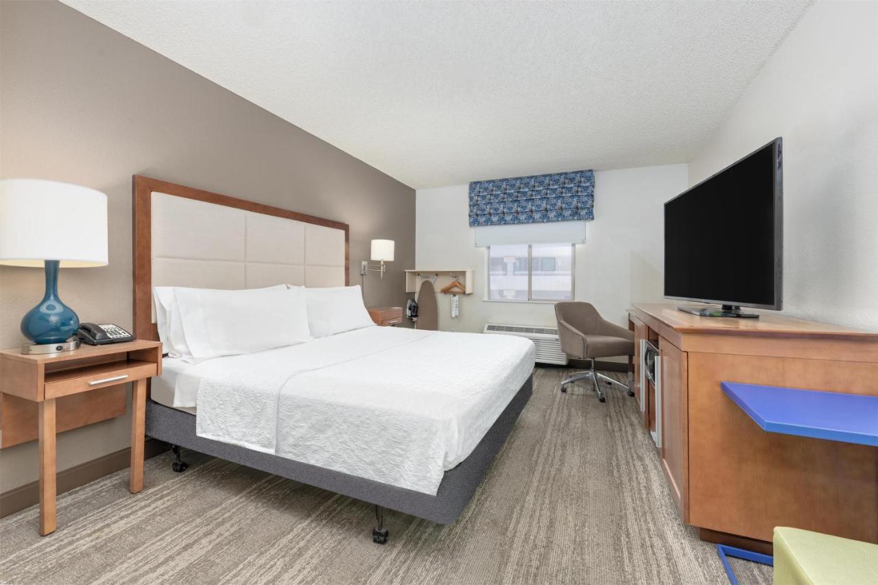 King Room with Accesible Bath Tub - Non-Smoking at Hampton Inn Phoenix-Midtown-Downtown Area