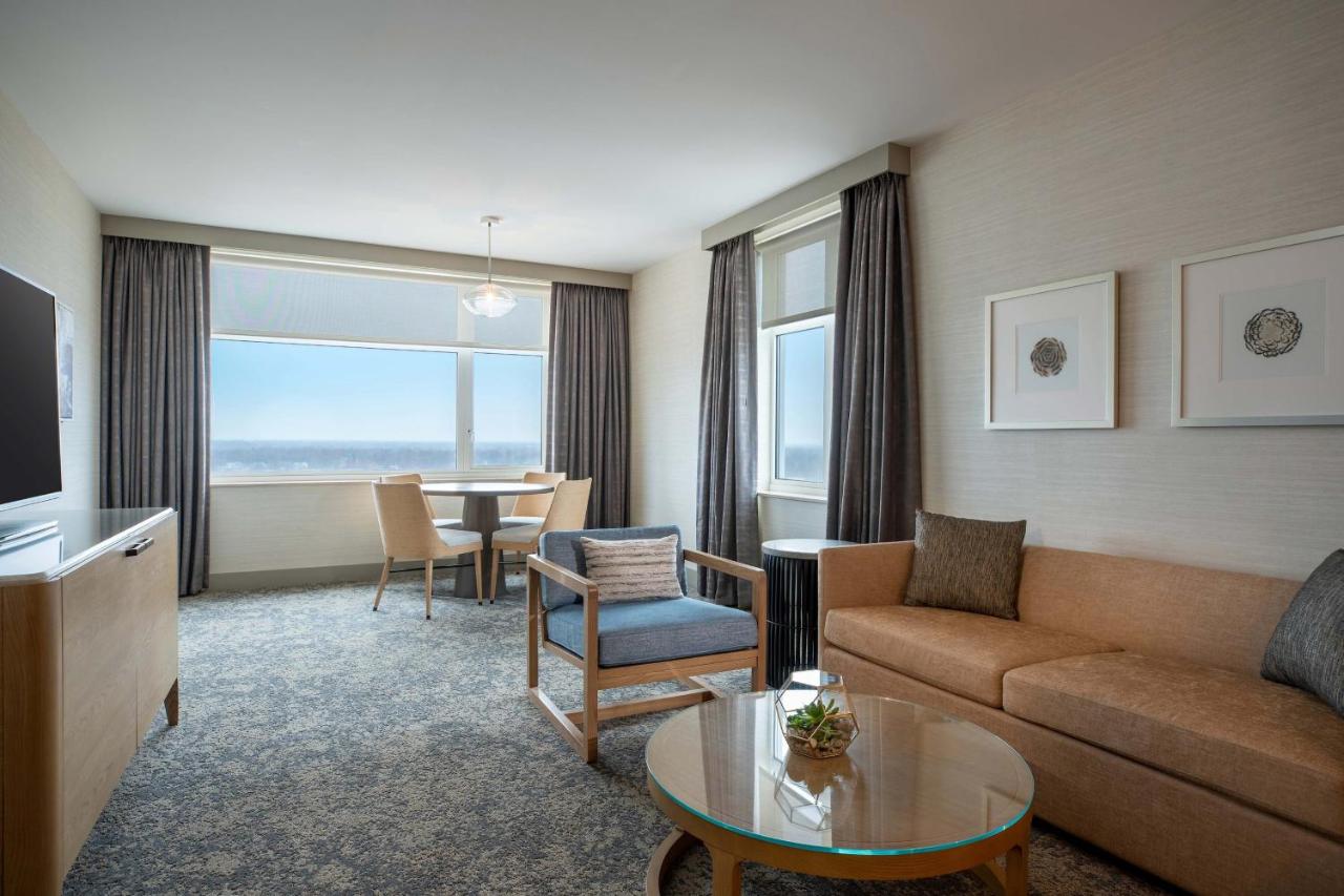 | The Westin Chicago Lombard