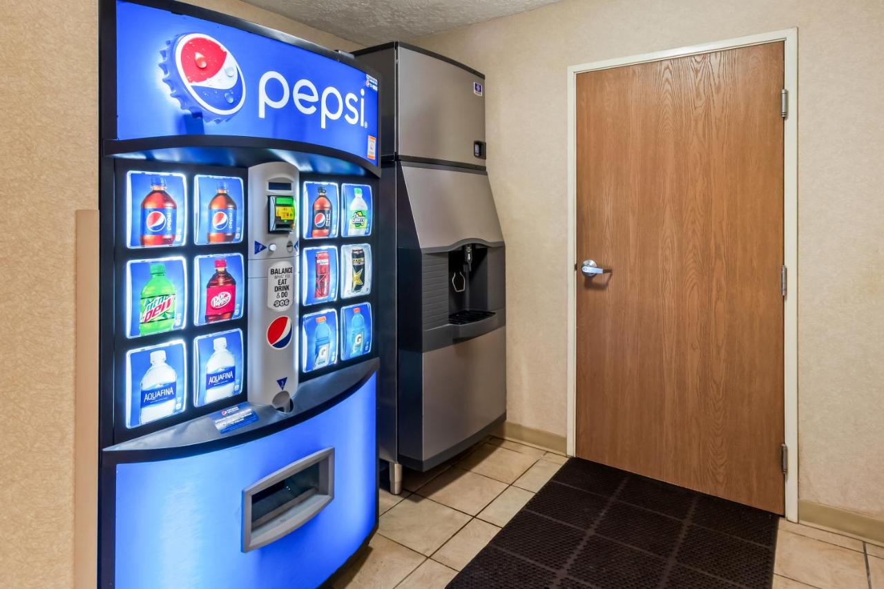 | Comfort Suites Clackamas