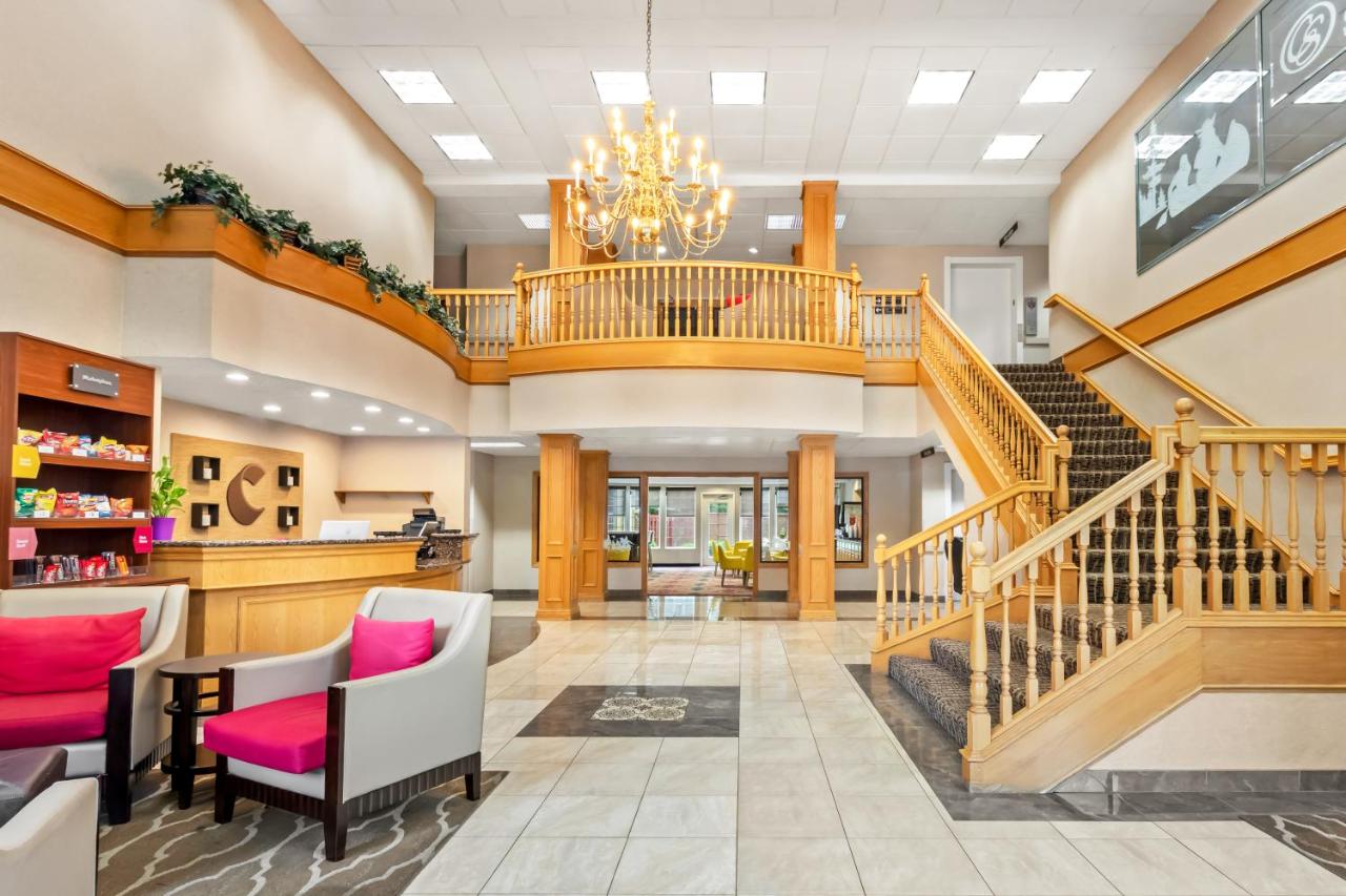 | Comfort Suites Clackamas