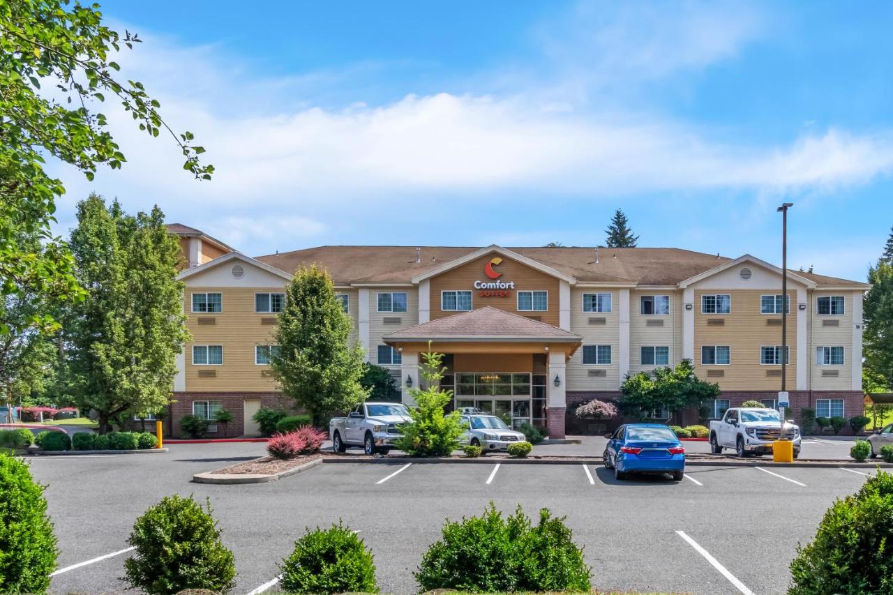 | Comfort Suites Clackamas