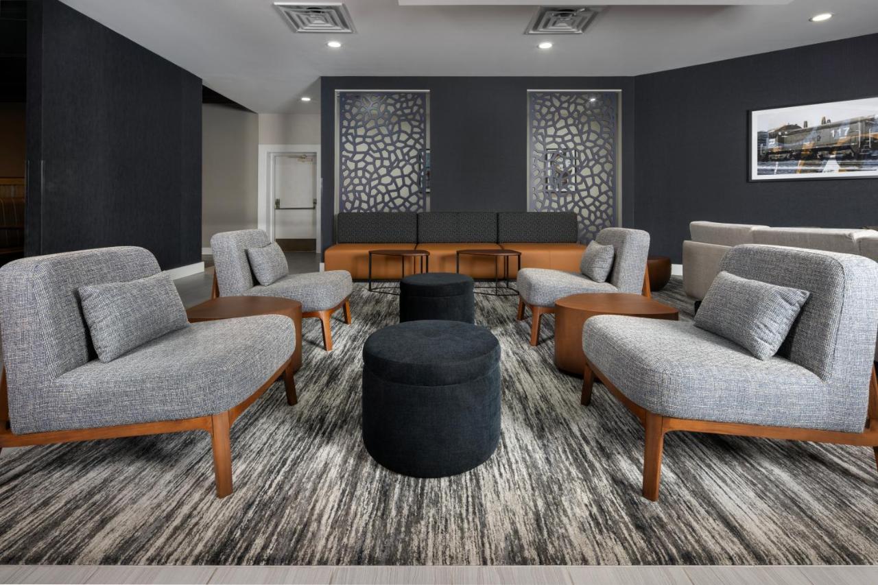 | Four Points by Sheraton Kansas City Airport