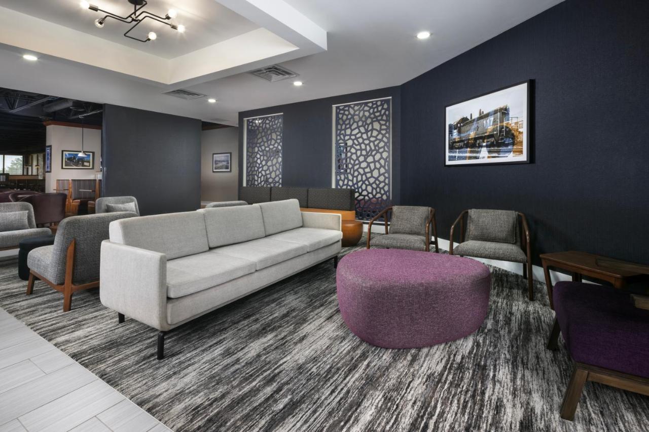 | Four Points by Sheraton Kansas City Airport