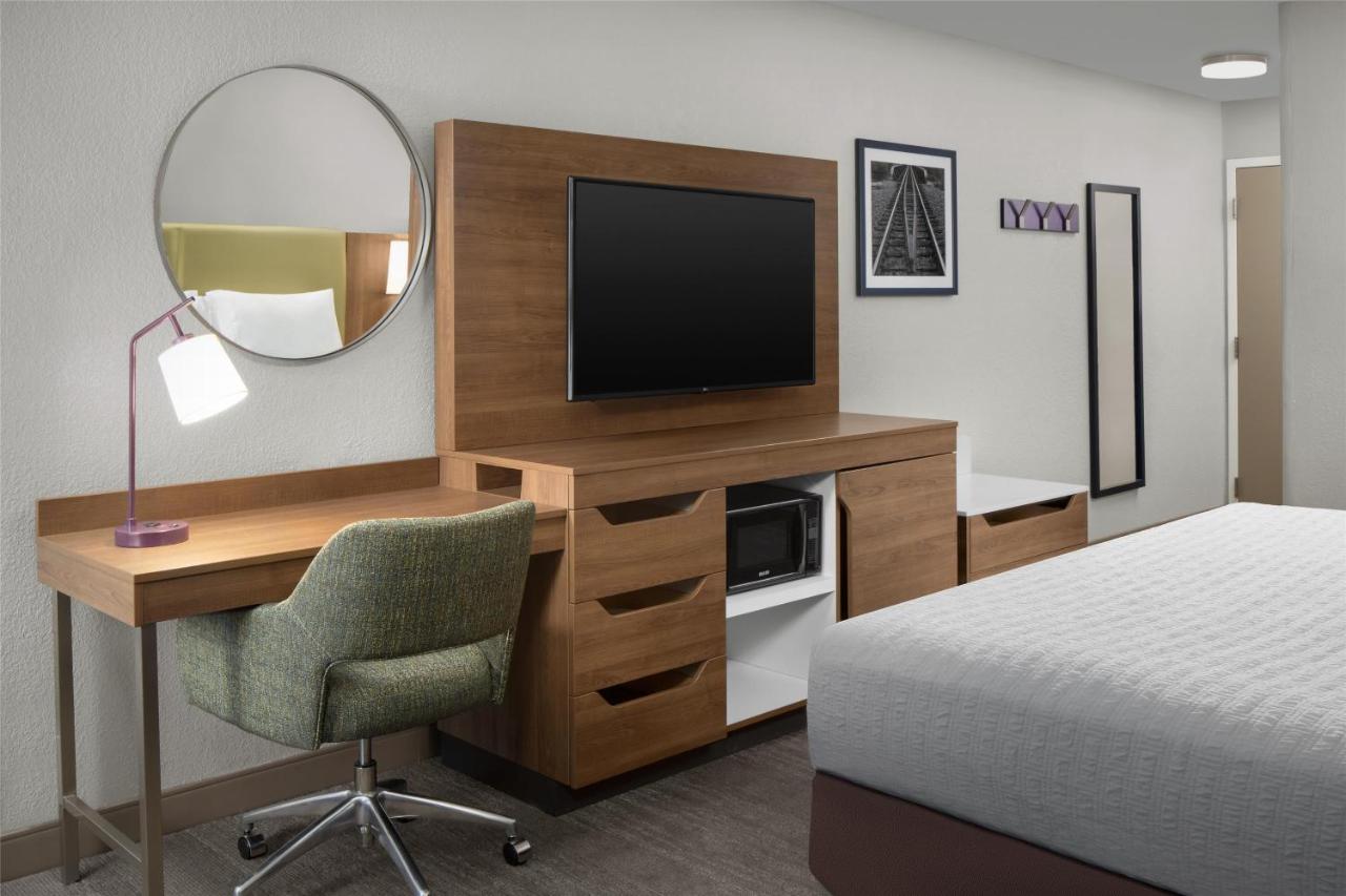 King Room - Non-Smoking at Hampton Inn Butte