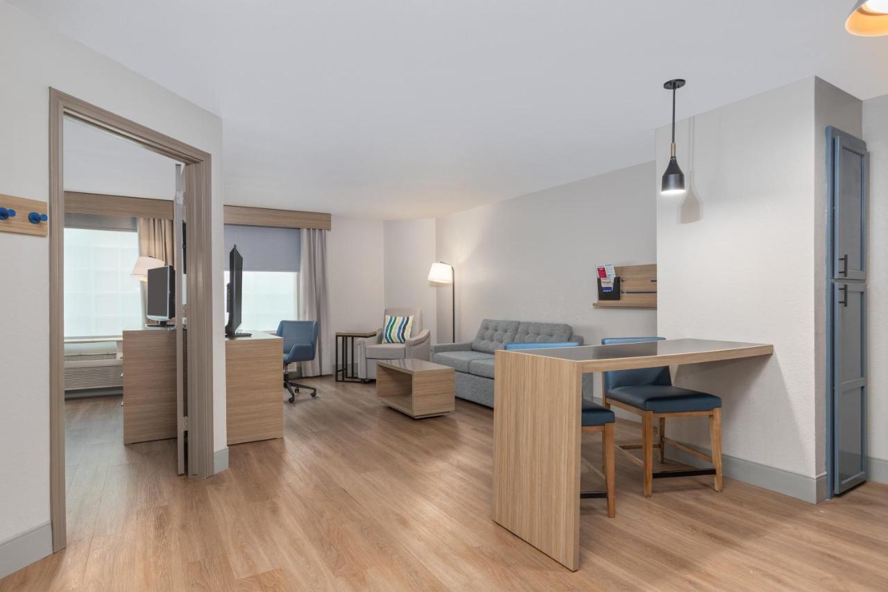 One-Bedroom King Suite at Candlewood Suites Houston (The Woodlands), an IHG Hotel