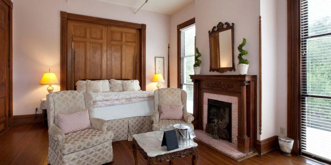 | Forsyth Park Inn