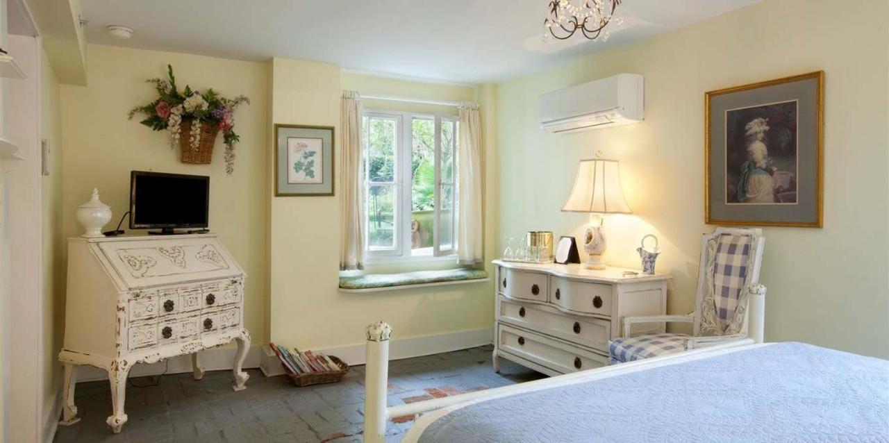 | Forsyth Park Inn