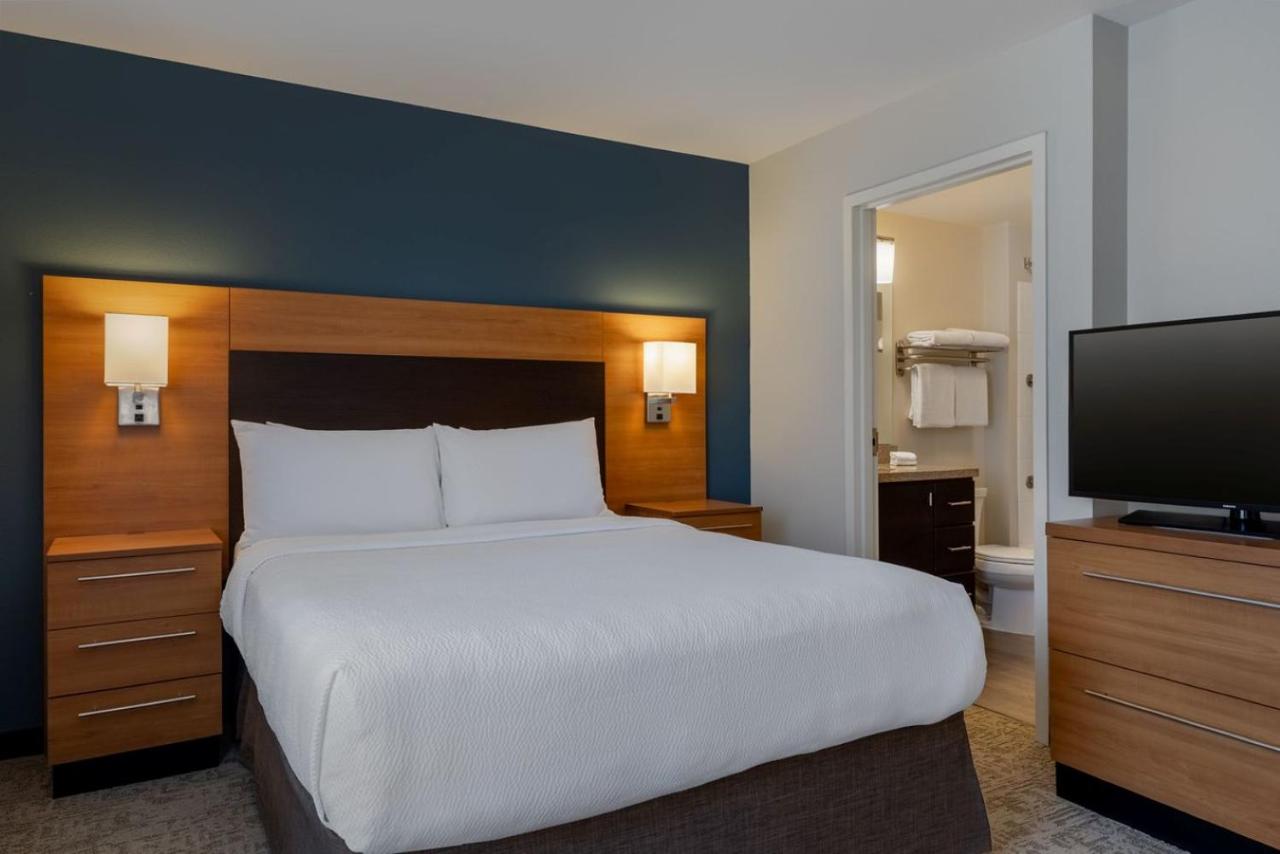 Queen Studio at TownePlace Suites Albuquerque North