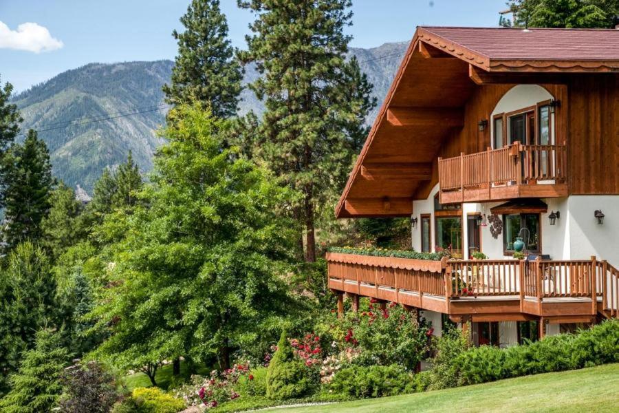  | Fox Den Bed & Breakfast
