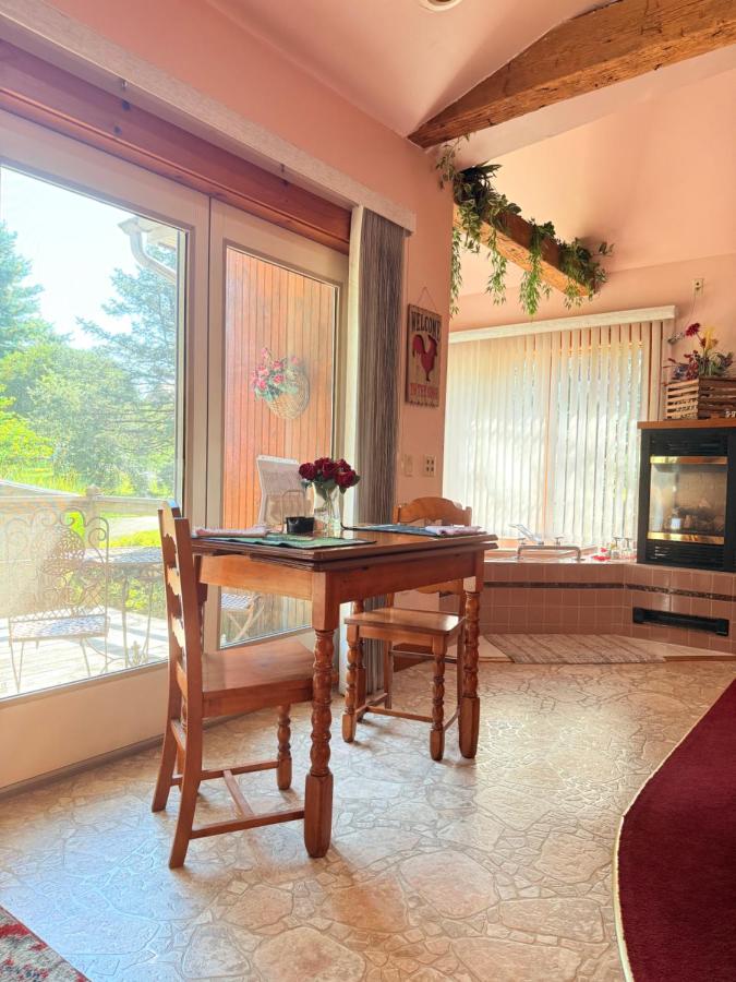  | HIllside Farm B & B