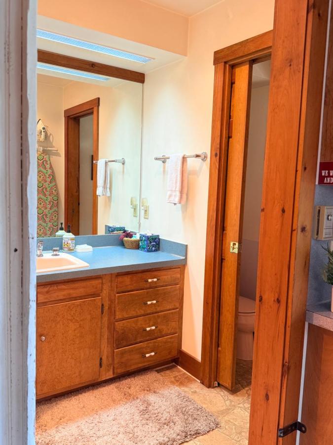  | HIllside Farm B & B