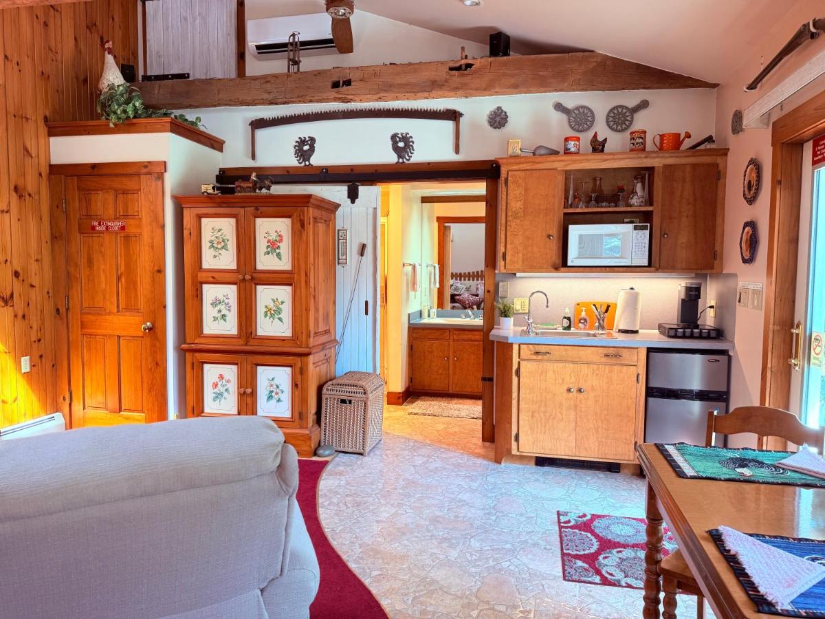  | HIllside Farm B & B