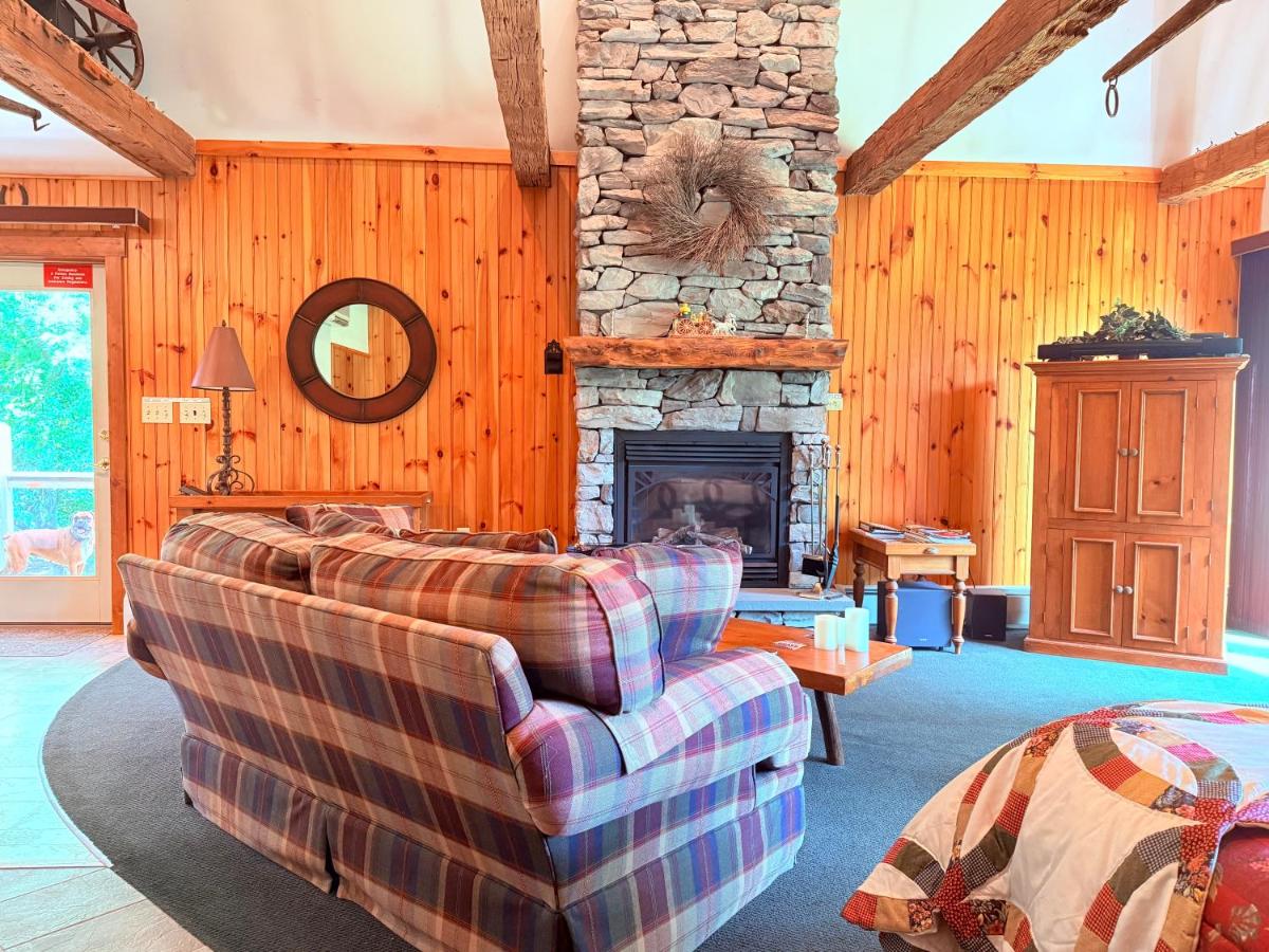  | HIllside Farm B & B