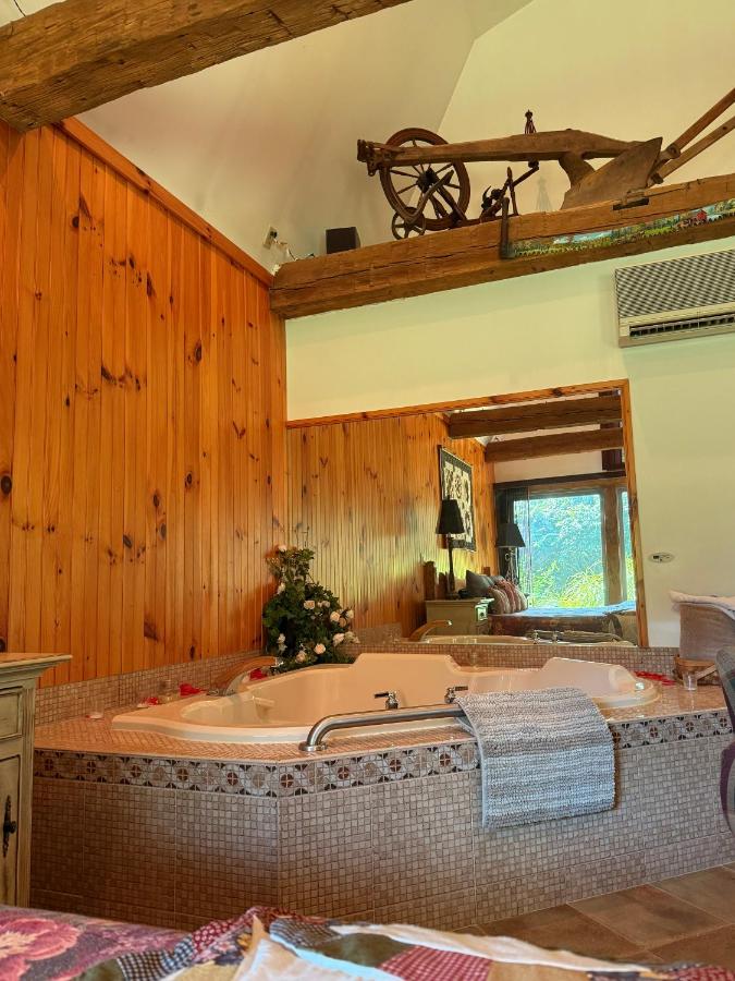  | HIllside Farm B & B