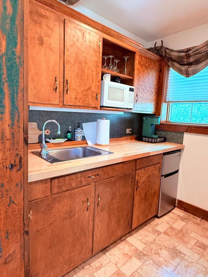  | HIllside Farm B & B