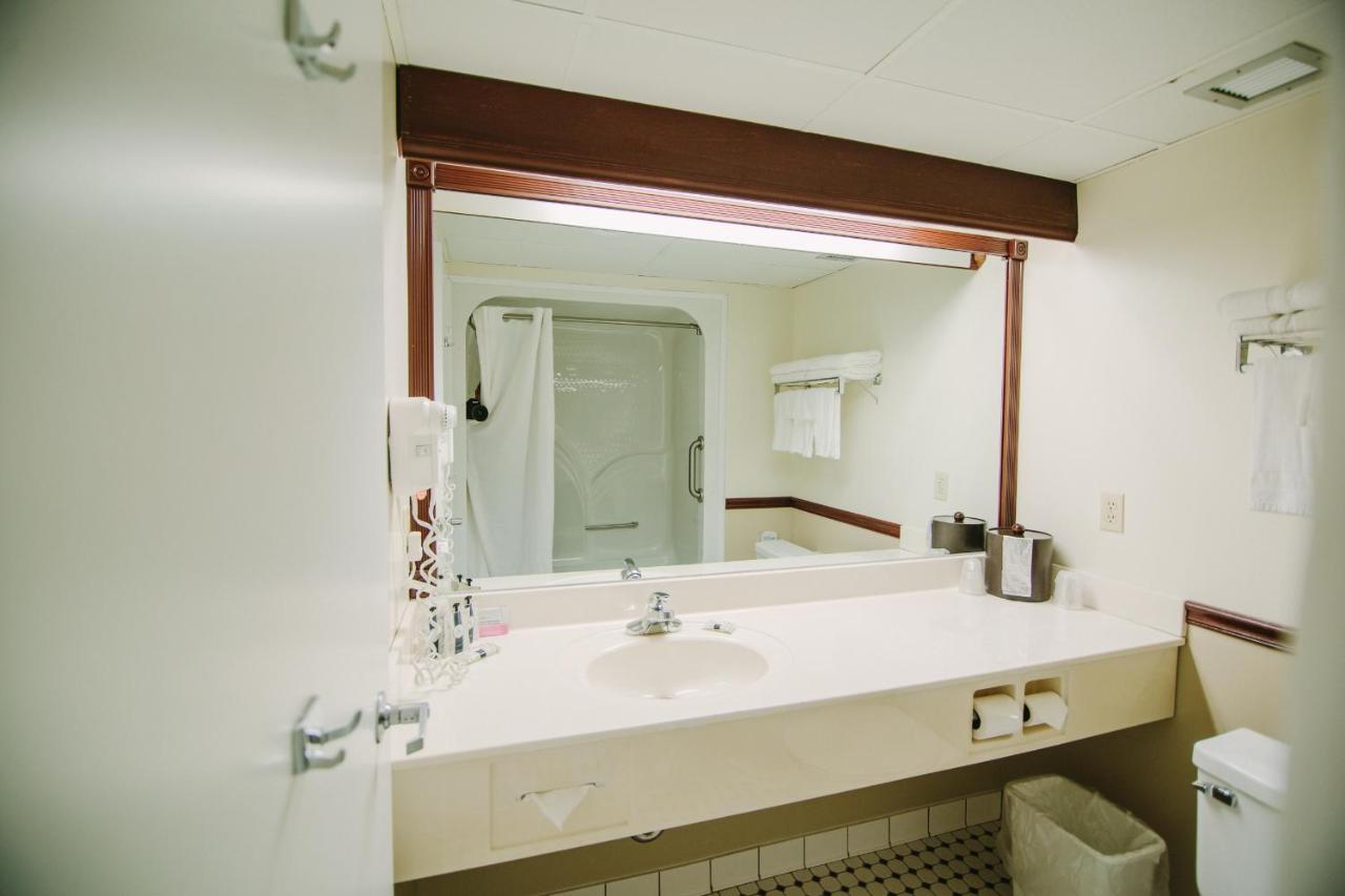 Standard Non-View Room- Two Queens at Bayshore Resort