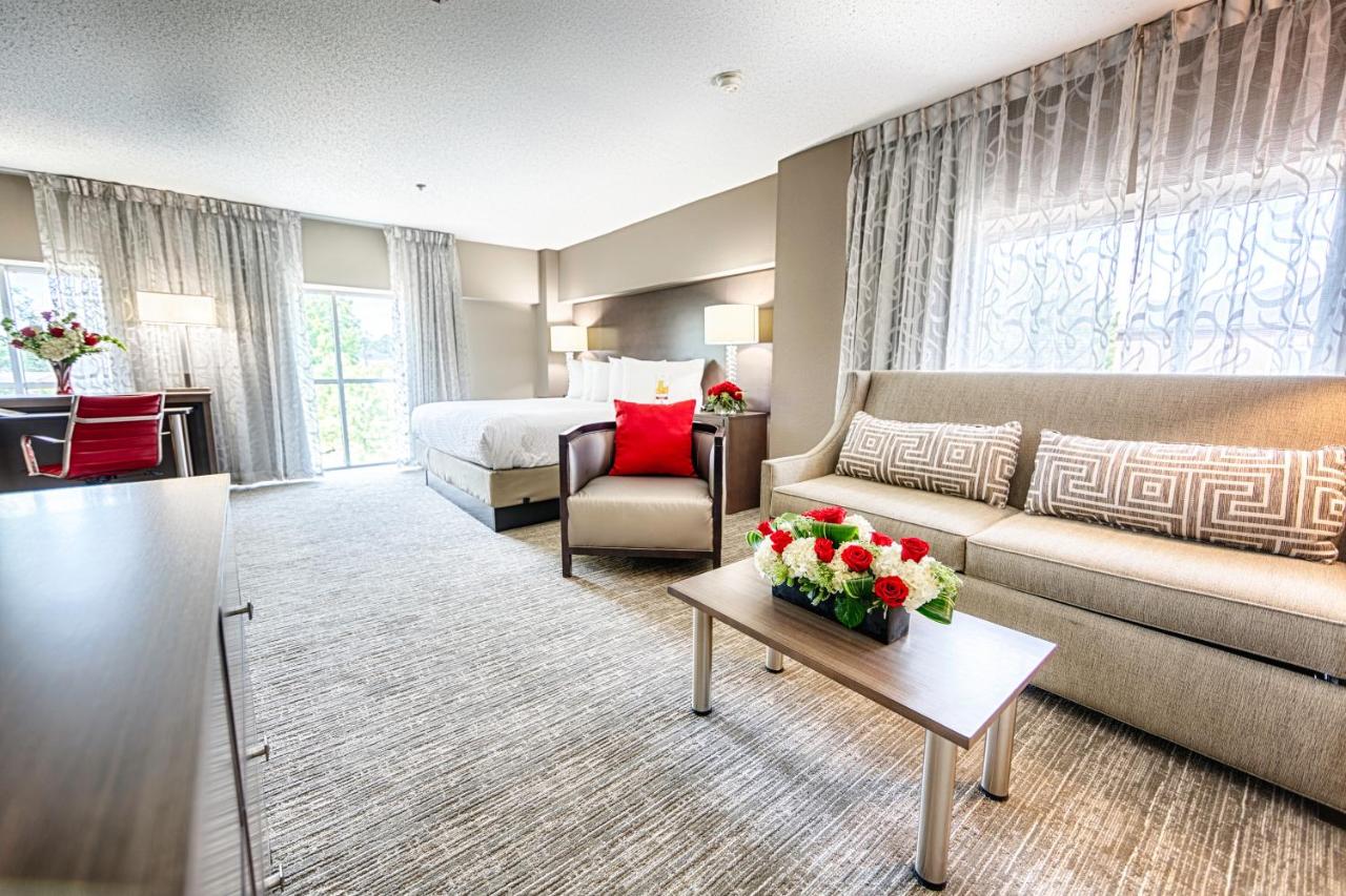Junior Suite King at Hotel Capstone