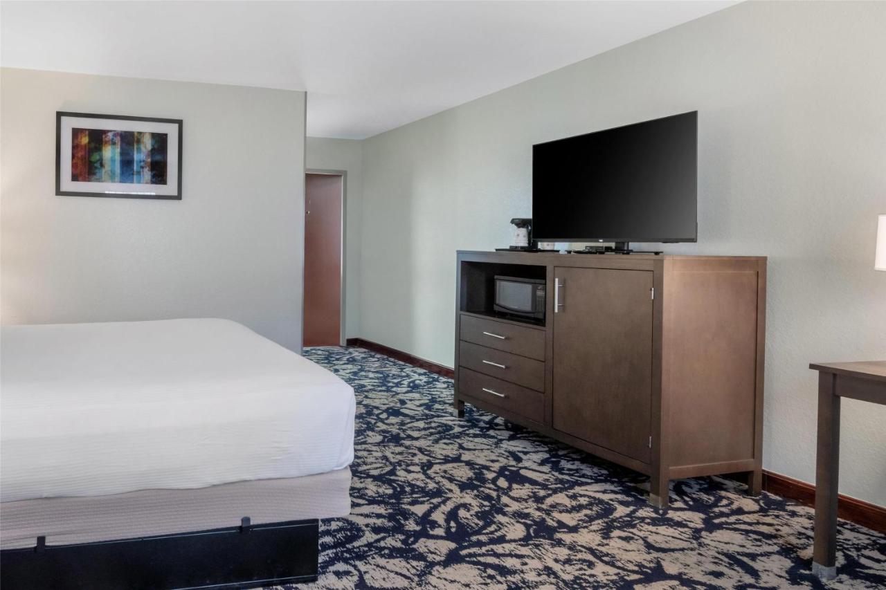 | Best Western West Greenwich Inn