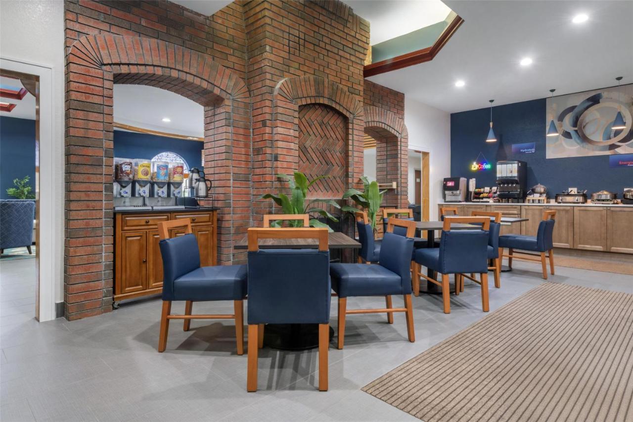 | Best Western West Greenwich Inn