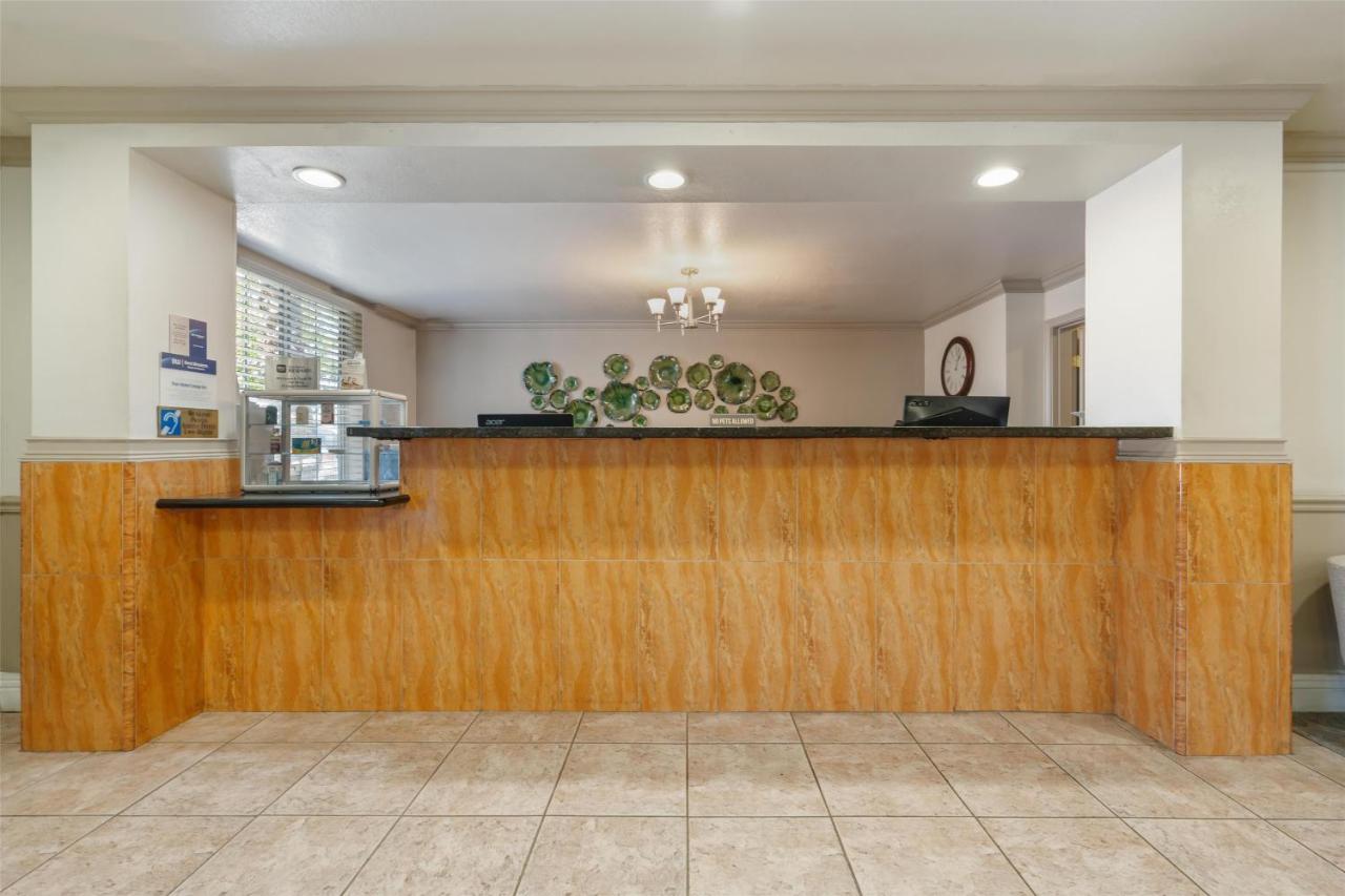 | Best Western Plus John Jay Inn & Suites