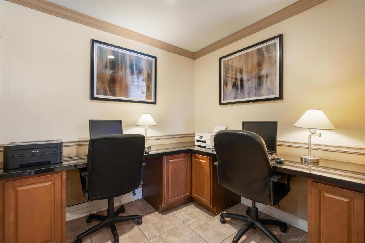 | Best Western Plus John Jay Inn & Suites