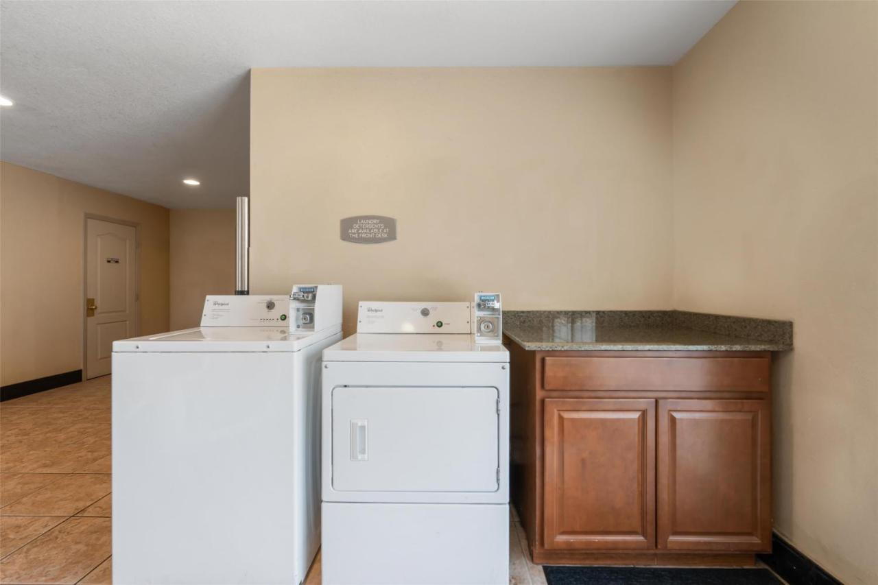 | Best Western Plus John Jay Inn & Suites