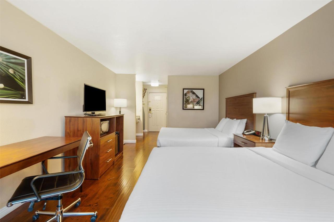 | Best Western Plus John Jay Inn & Suites