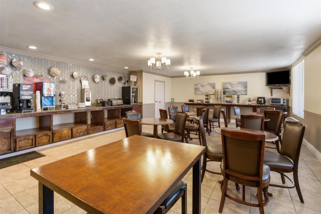 | Best Western Plus John Jay Inn & Suites