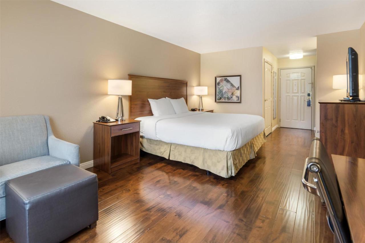 | Best Western Plus John Jay Inn & Suites
