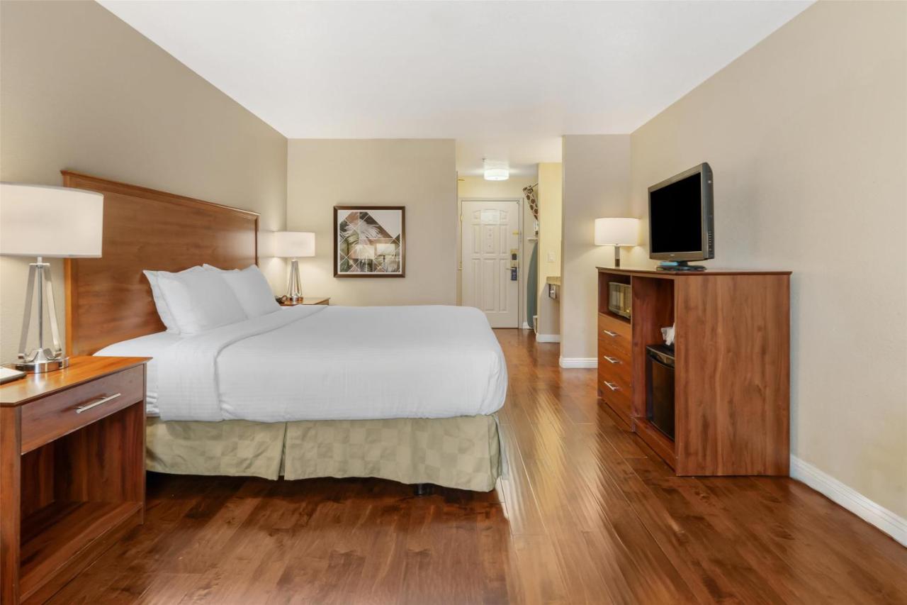 | Best Western Plus John Jay Inn & Suites