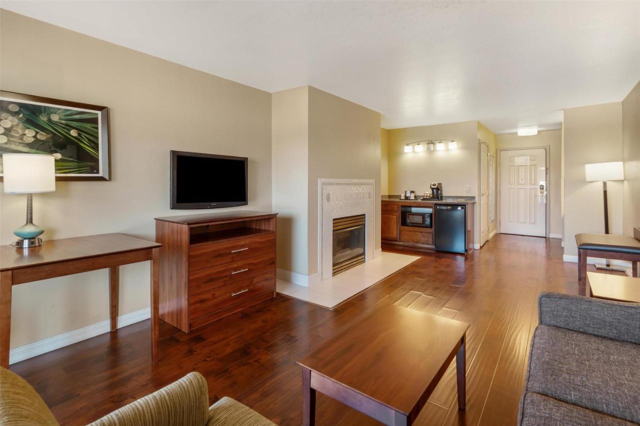 | Best Western Plus John Jay Inn & Suites