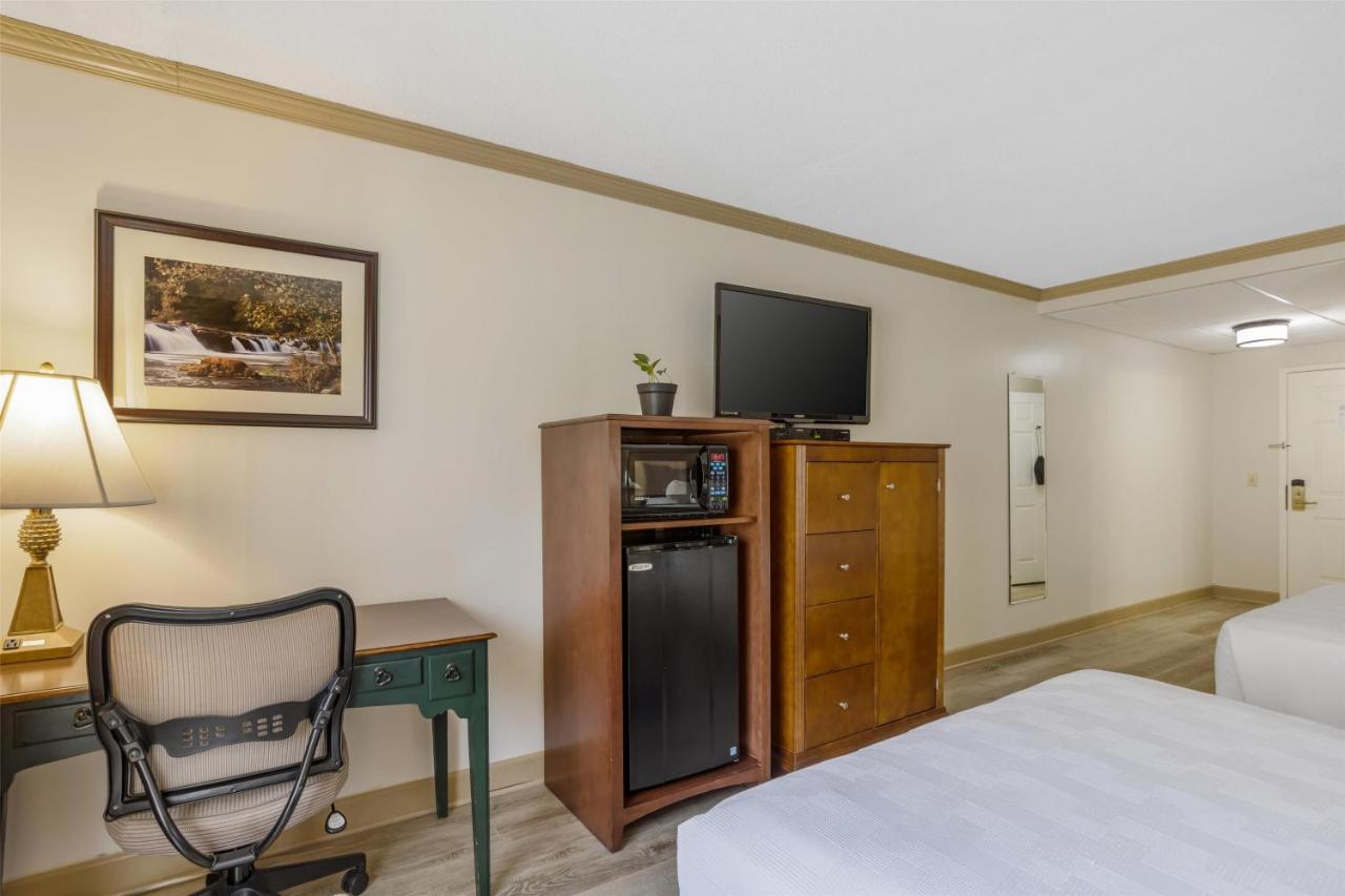 Double Room with Two Double Beds - Disability Access/Non-Smoking at Best Western PLUS Morristown Inn-Florham Park