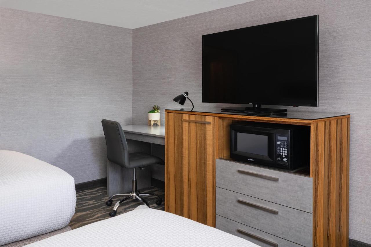 Double Room with Two Double Beds - Non-Smoking at Aiden by Best Western St. George