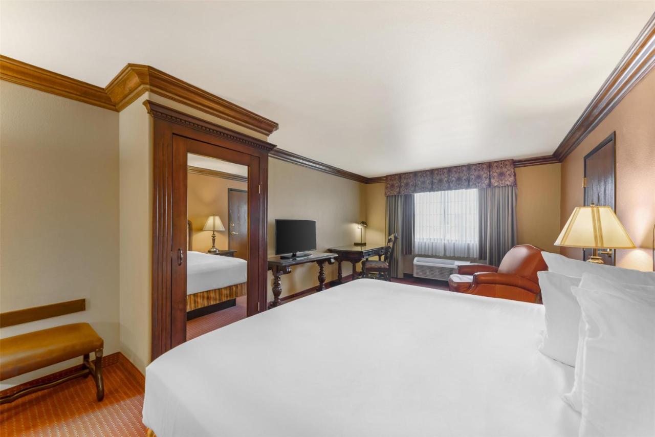 King Room at Best Western San Isidro Inn